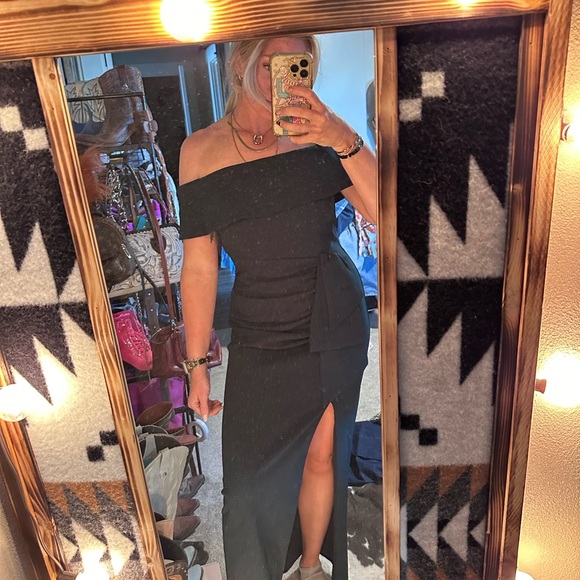 LORD & TAYLOR off the shoulder dress - Picture 2 of 2